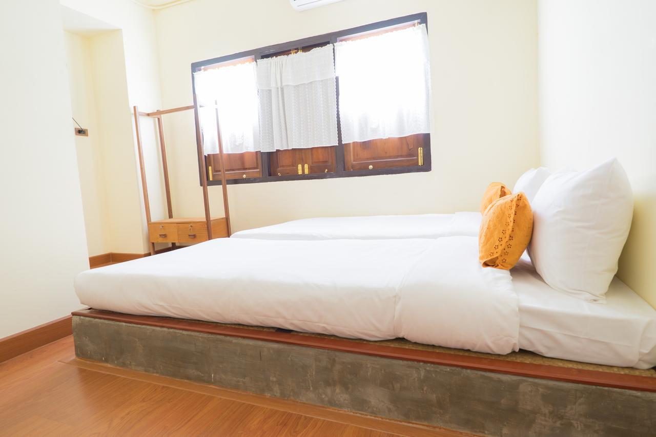 Manon Sleepeatdrink Bed & Breakfast Chiang Mai Exterior photo