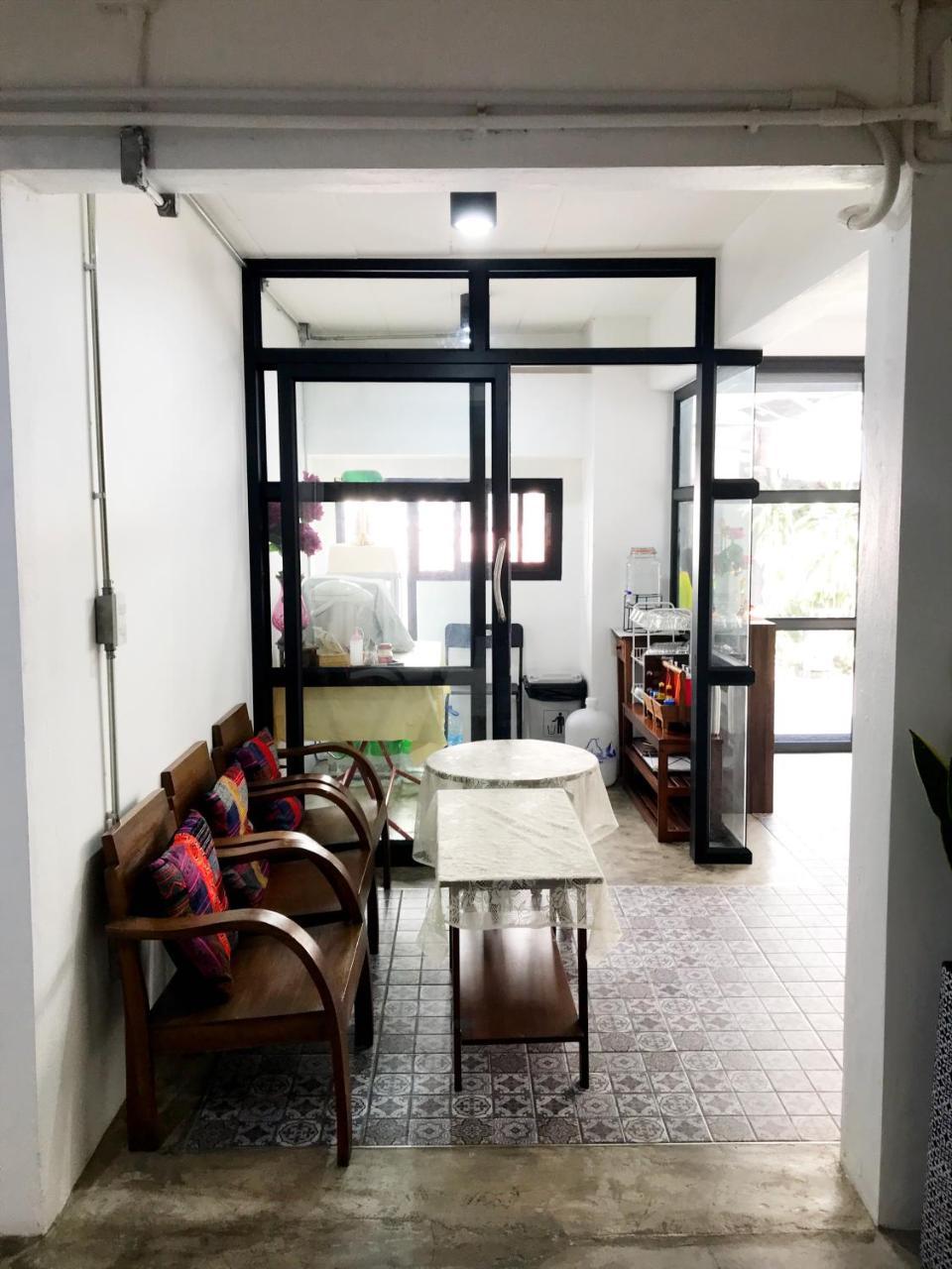 Manon Sleepeatdrink Bed & Breakfast Chiang Mai Exterior photo
