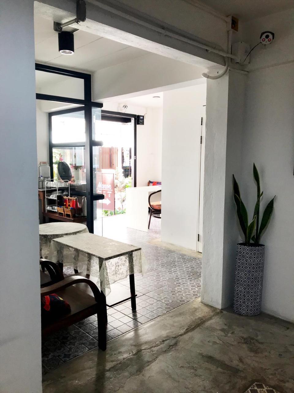 Manon Sleepeatdrink Bed & Breakfast Chiang Mai Exterior photo